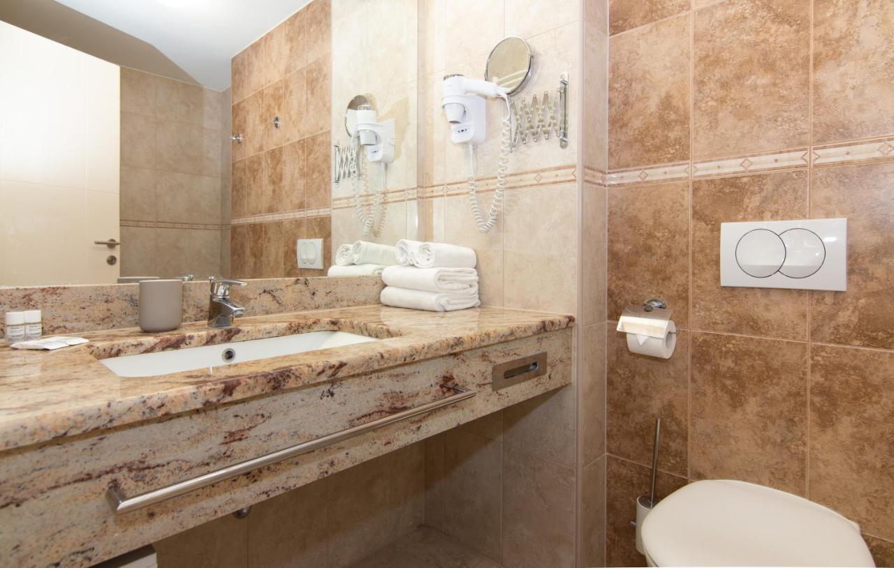 Residence Marina Rose M Apartment By Locap Group Portorož Dış mekan fotoğraf